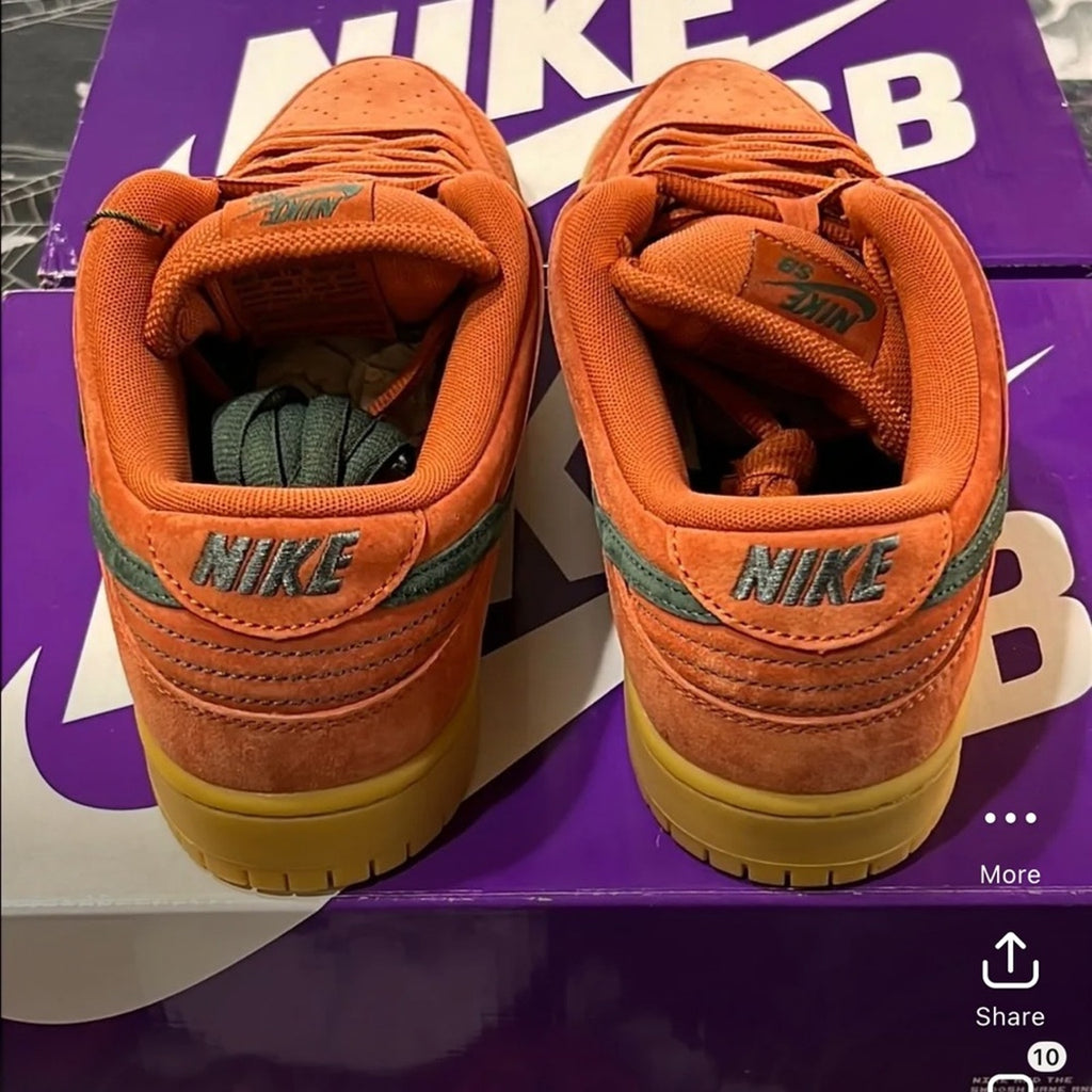 DS 2024 NIKE SB DUNK LOW
"BURNT SUNRISE" SKATE
SNEAKERS SHOES SIZE 8.5