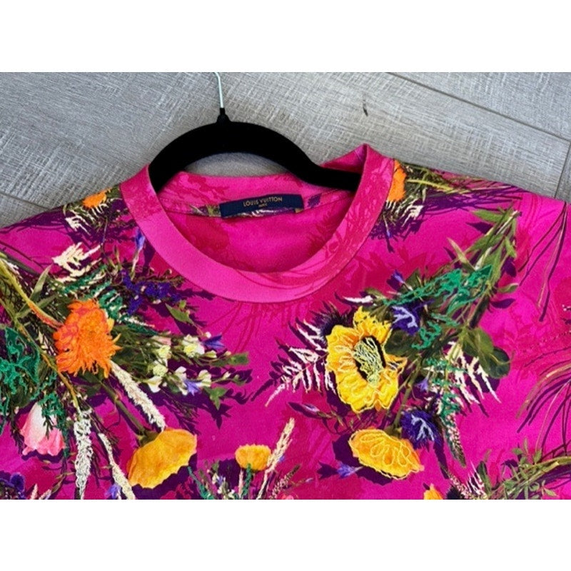 Unisex Louis Vuitton Embroidered Pink Floral T-Shirt Size Large