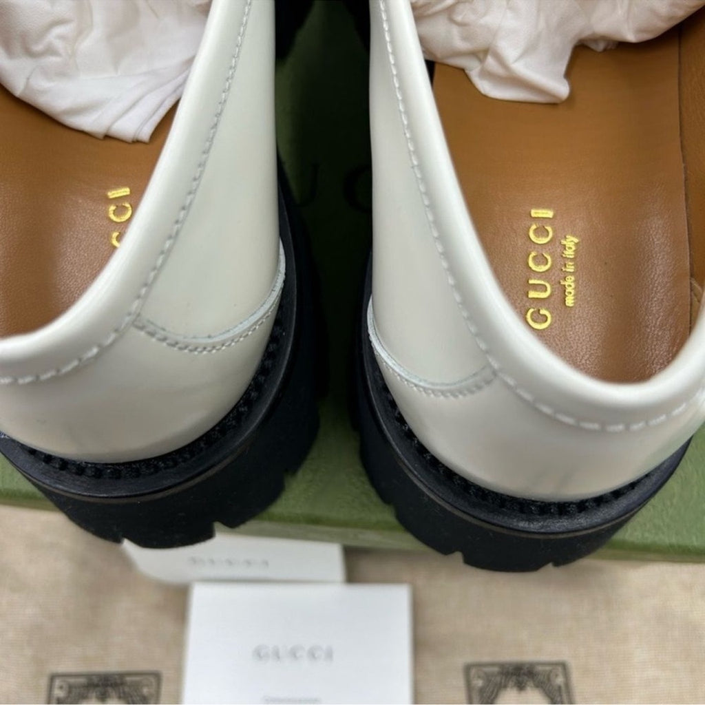 Women's Gucci interlocking GG patent leather loafers Size 40 
Made in Italy