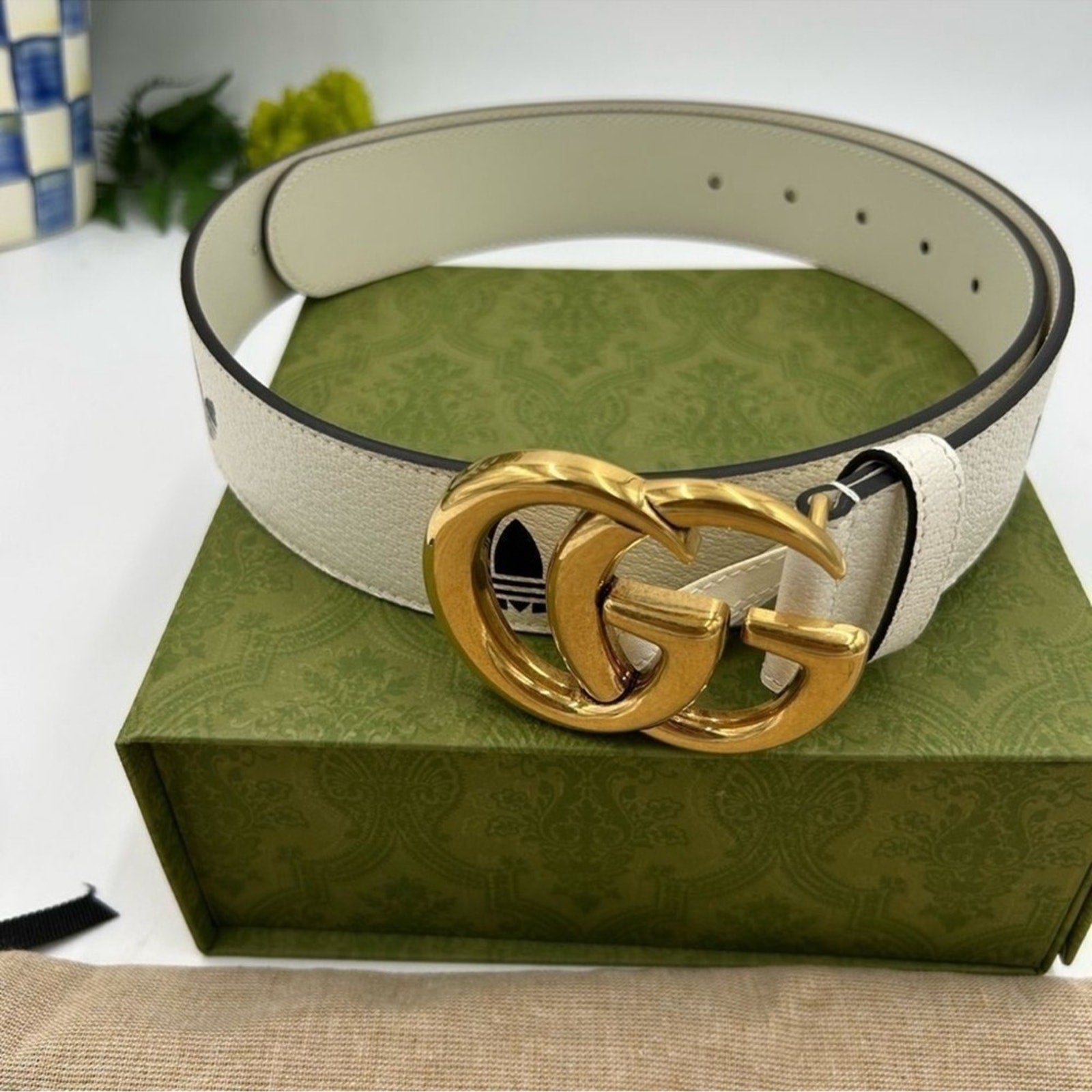 Unisex Gucci, X Adidas, GG Marmont, leather belt
Sizes 90 cm/36 inches
Italian