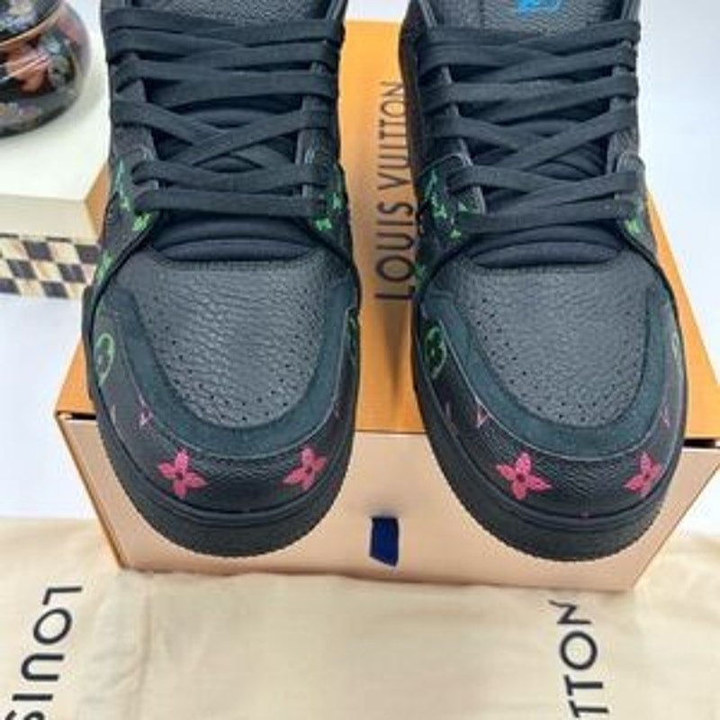 Men's Louis Vuitton monogram trainer sneakers size 11 fits 12 US made in Italy