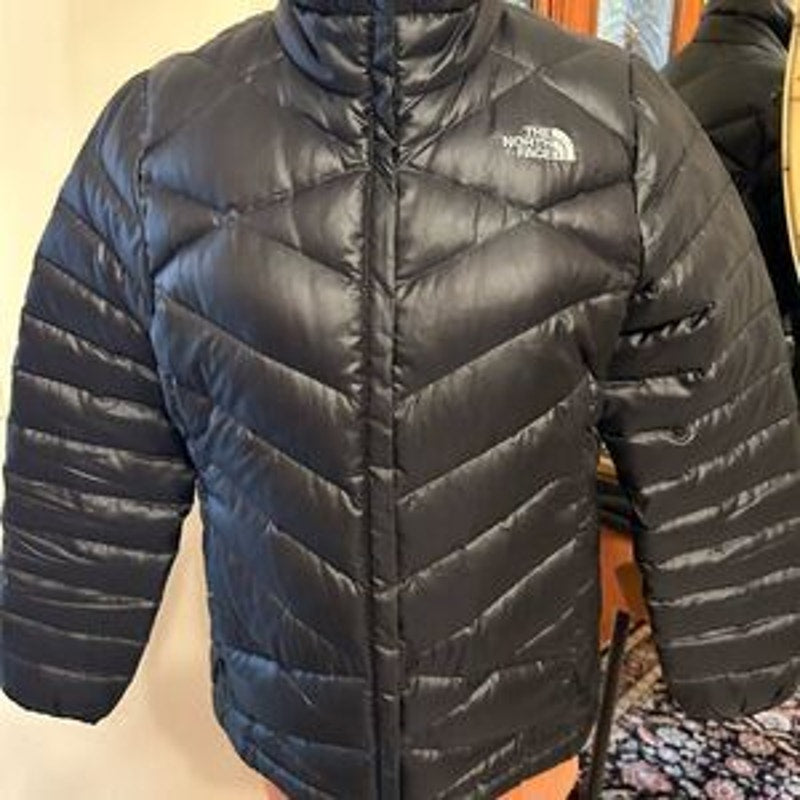 Women’s north face, quilted jacket, size medium