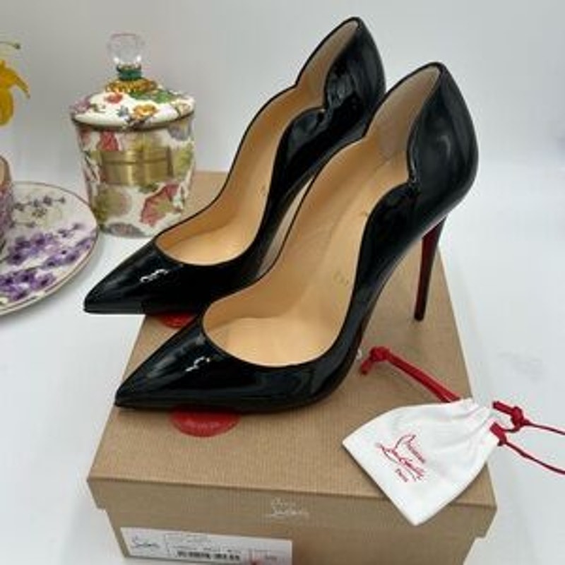 Women's Christian Louboutin hot chick 100 patent leather pumps size 39