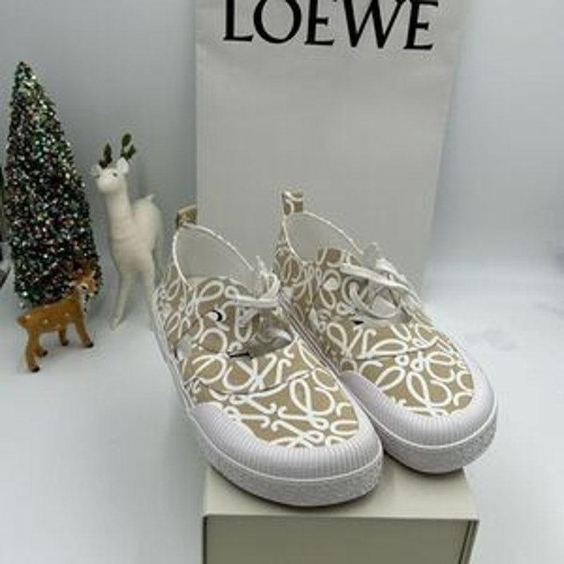 Men’s Loewe canvas, low top sneakers size 44 made in Spain