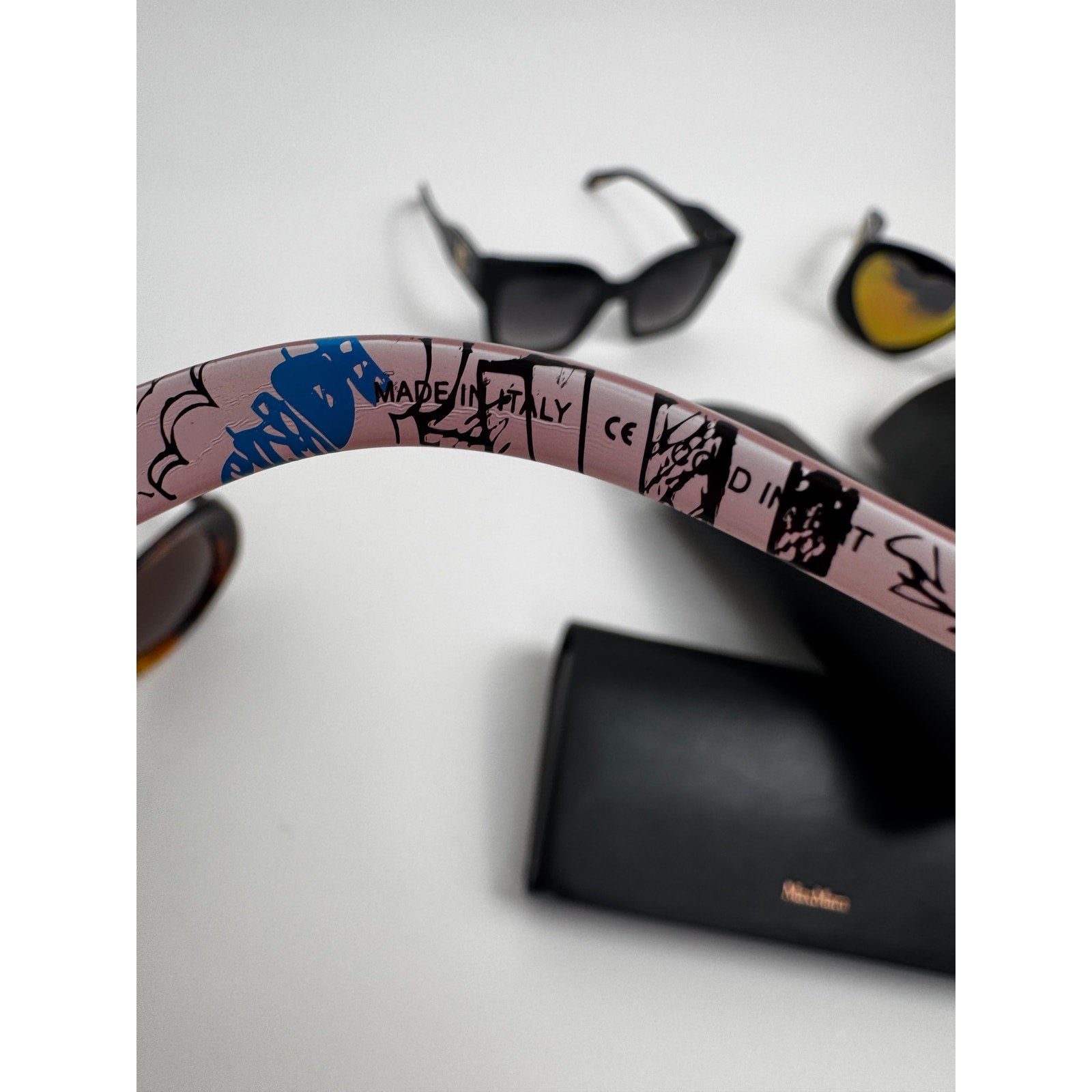 Women's Fendi NWT Pink With Graffiti Interior Sunglasses