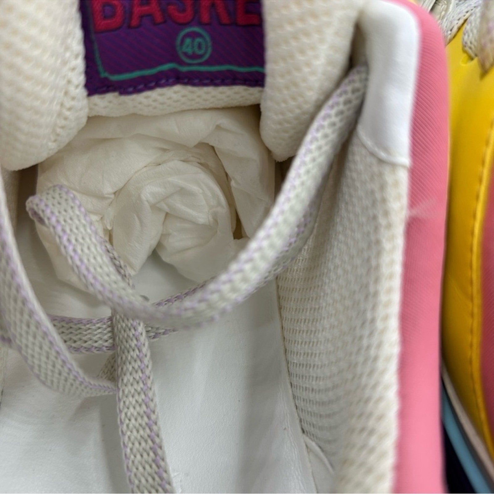 Women's Gucci basket, distressed, low top leather sneakers size 40 made in Italy