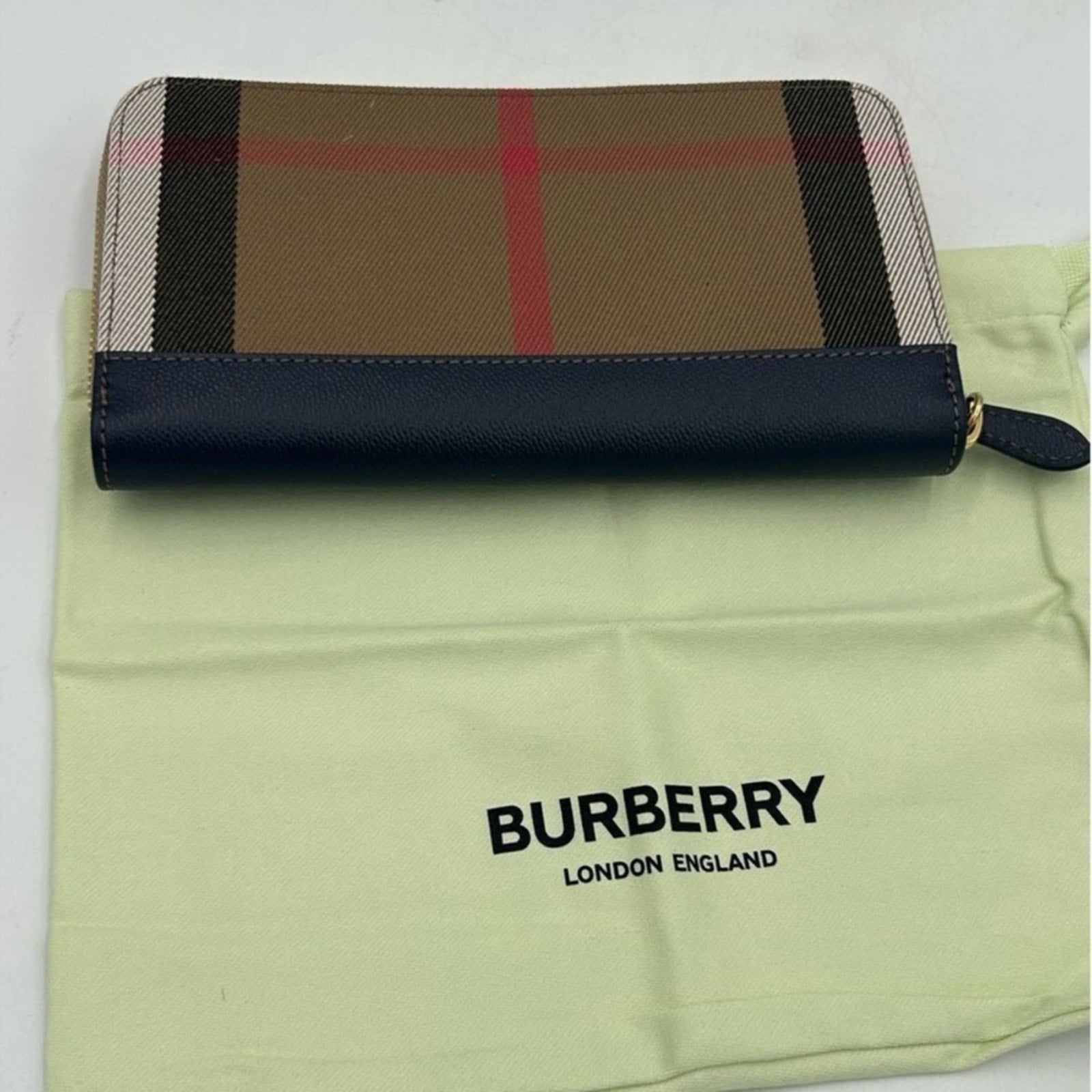 Women's Burberry Iconic Nova Check long zip around wallet made in Italy