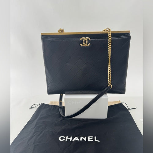 Chanel Coco Luxe with adjustable strap and gold hardware dual large pockets