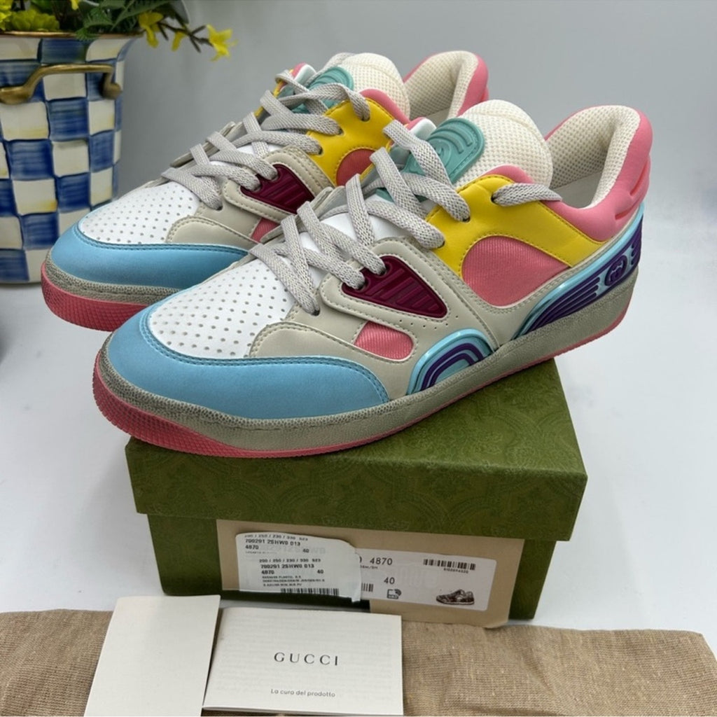 Women's Gucci basket, distressed, low top leather sneakers size 40 made in Italy