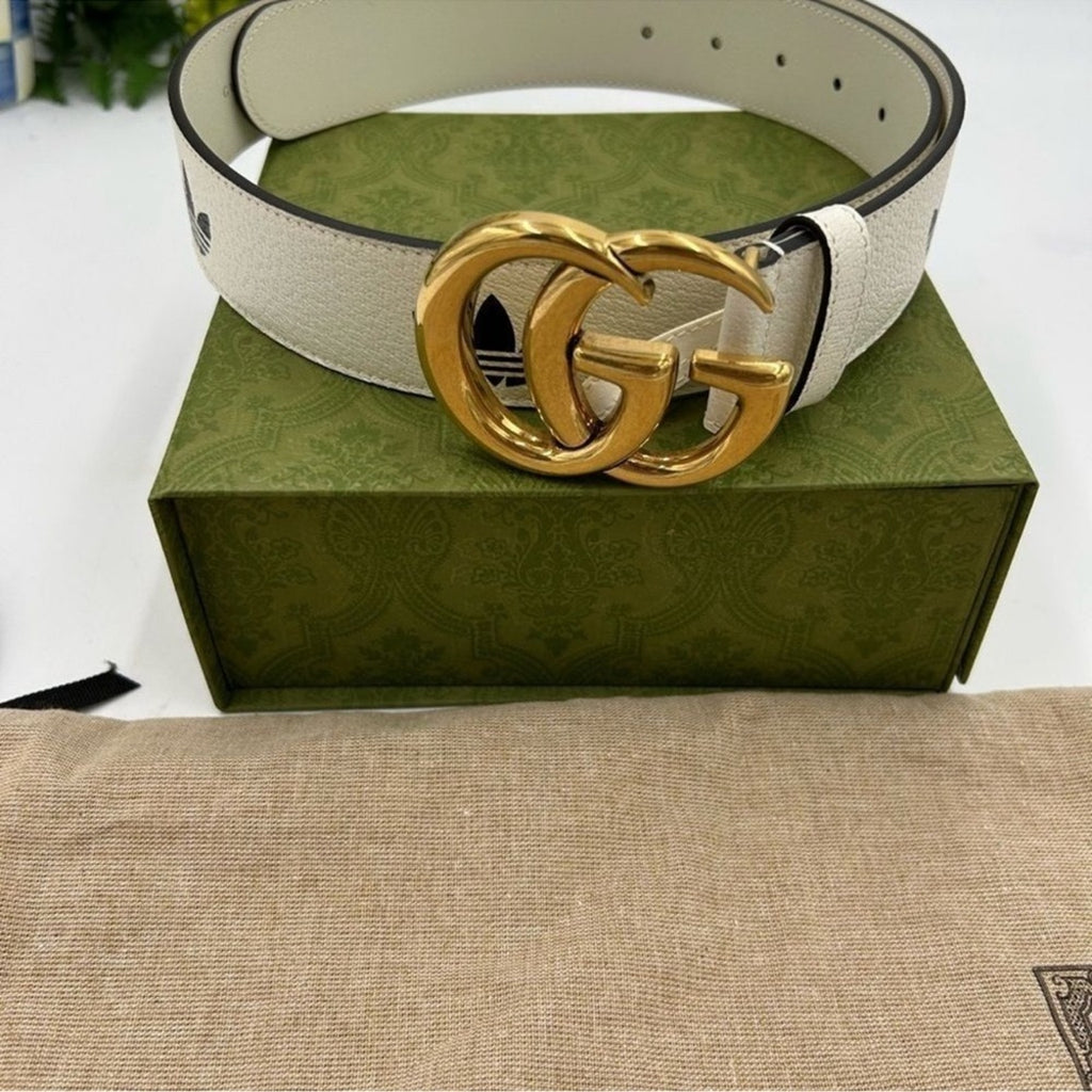 Unisex Gucci, X Adidas, GG Marmont, leather belt
Sizes 90 cm/36 inches
Italian