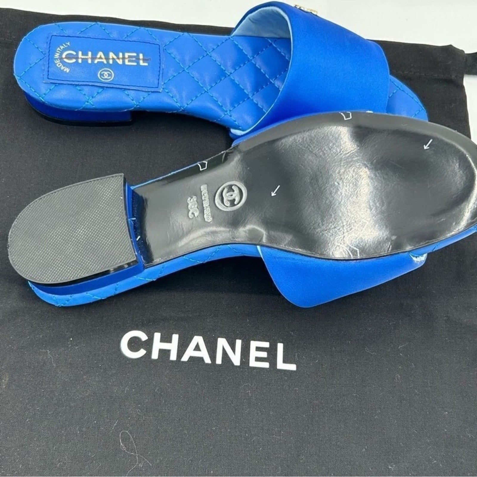 Women's Chanel CC satin slide sandals size 36 
Made in Italy
