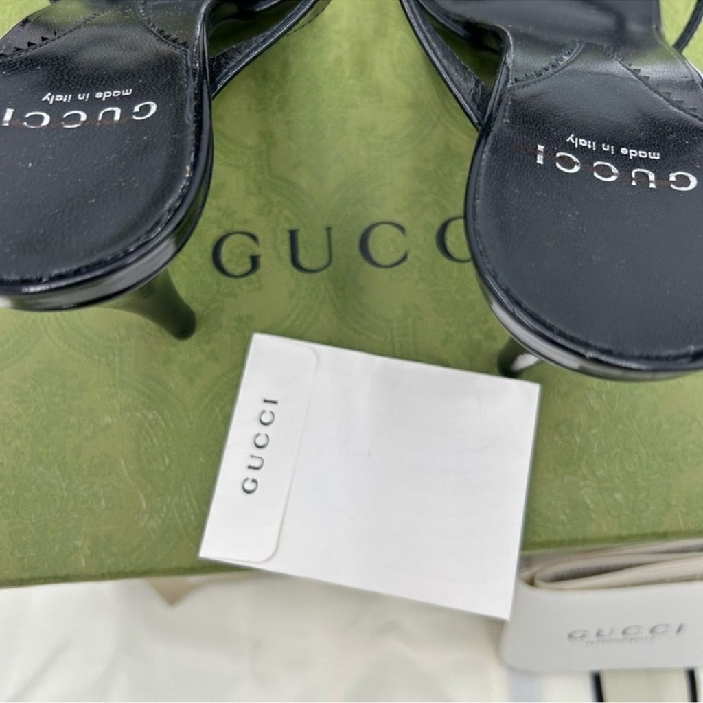 Women's Gucci, leather Horsebit sandals 
Size 38 
Made in Italy