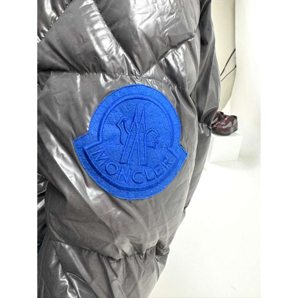 Men's Moncler Black Glossy Down Hooded Jacket Size M Fits Like A Size L