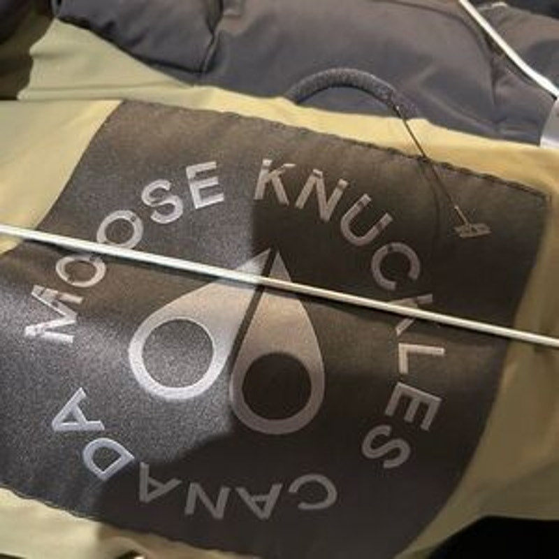 Women’s Moose knuckles down hooded jacket size extra small