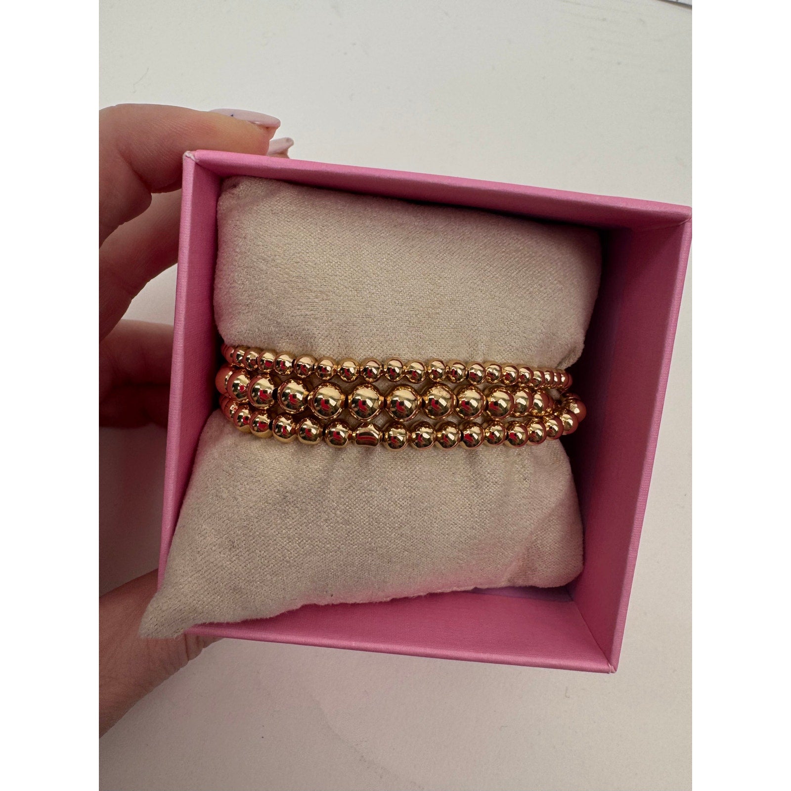 Women's Unbranded NIB Gold Tone Elastic Bracelets Trio