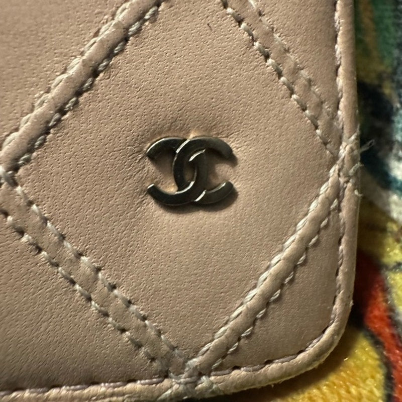 Chanel pale pink quilted leather long wallet with silver small CC on corner