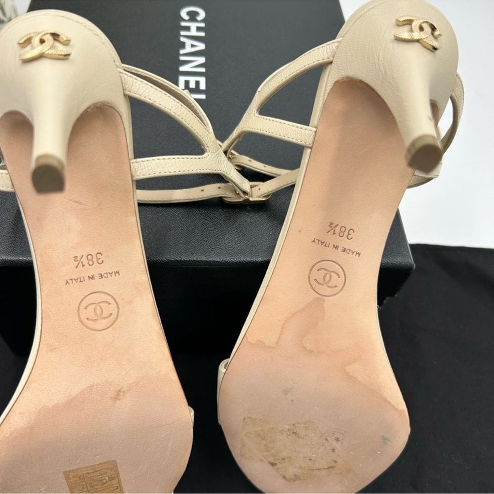 Women's Chanel ivory leather strappy sandals 
Size 38.5 
Made in Italy