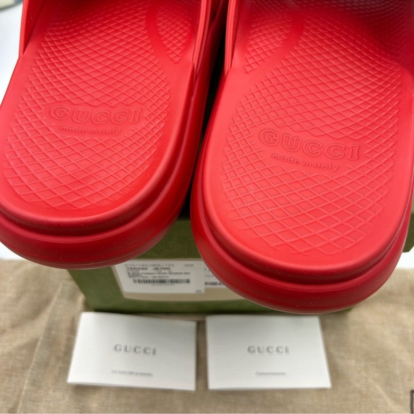 Men's Gucci interlocking G rubber Pool slides
Size 12 
Made in Italy