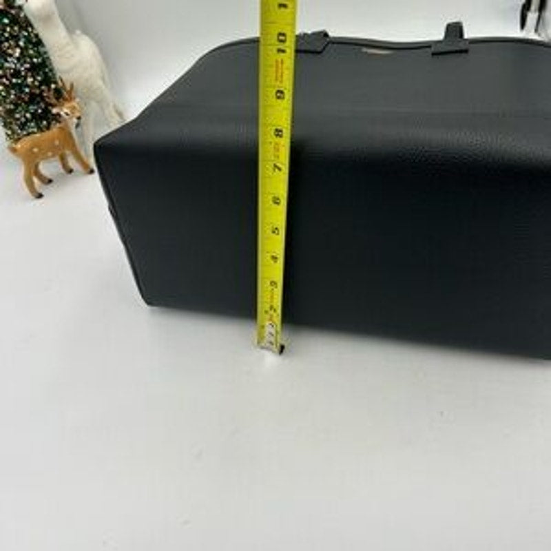 Women’s Burberry pebble grain, leather check lined , large shopping tote Italy