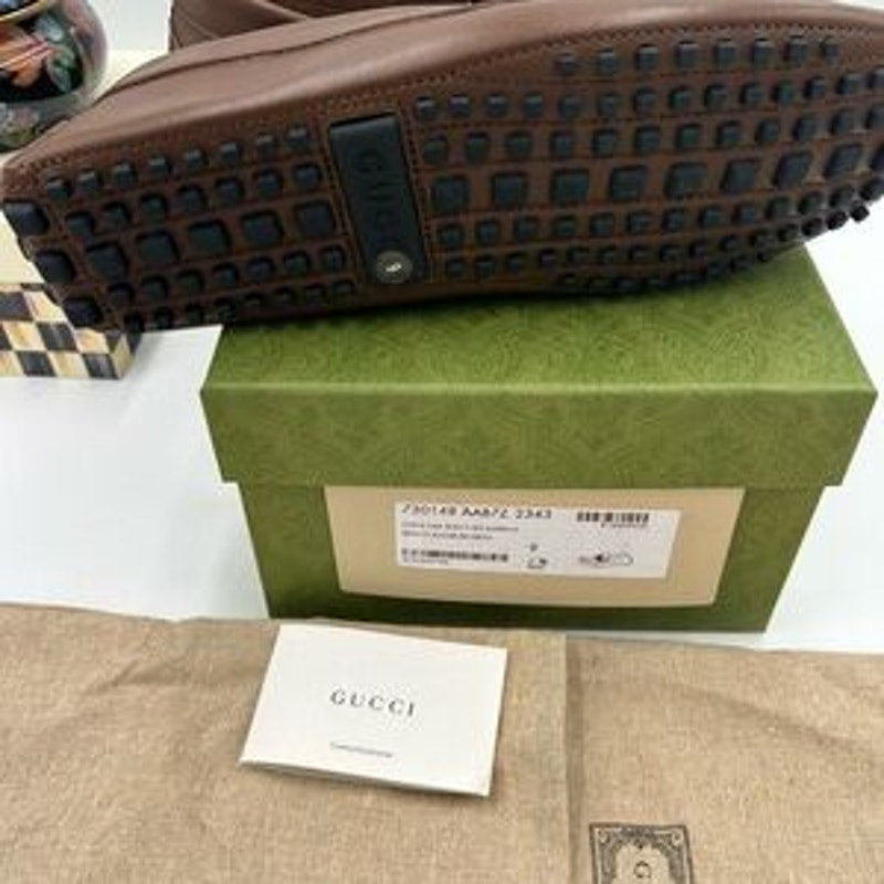 Men's Gucci interlocking G Supreme driver loafers size 9, made in Italy