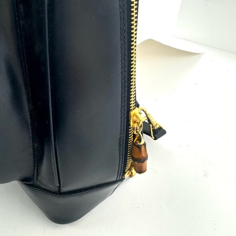 Gucci RARE deep blue sling back w/Tom Ford lines and Bamboo pulls so beautiful