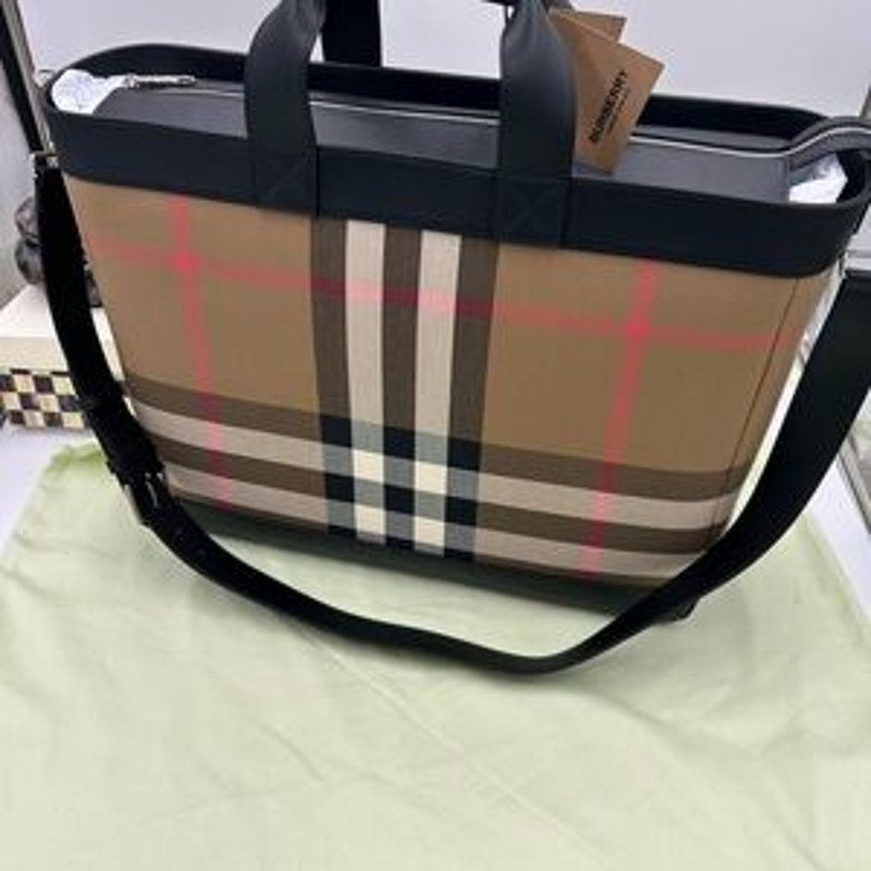 Women's Burberry Ormond giant leather check tote bag made in Italy NWT