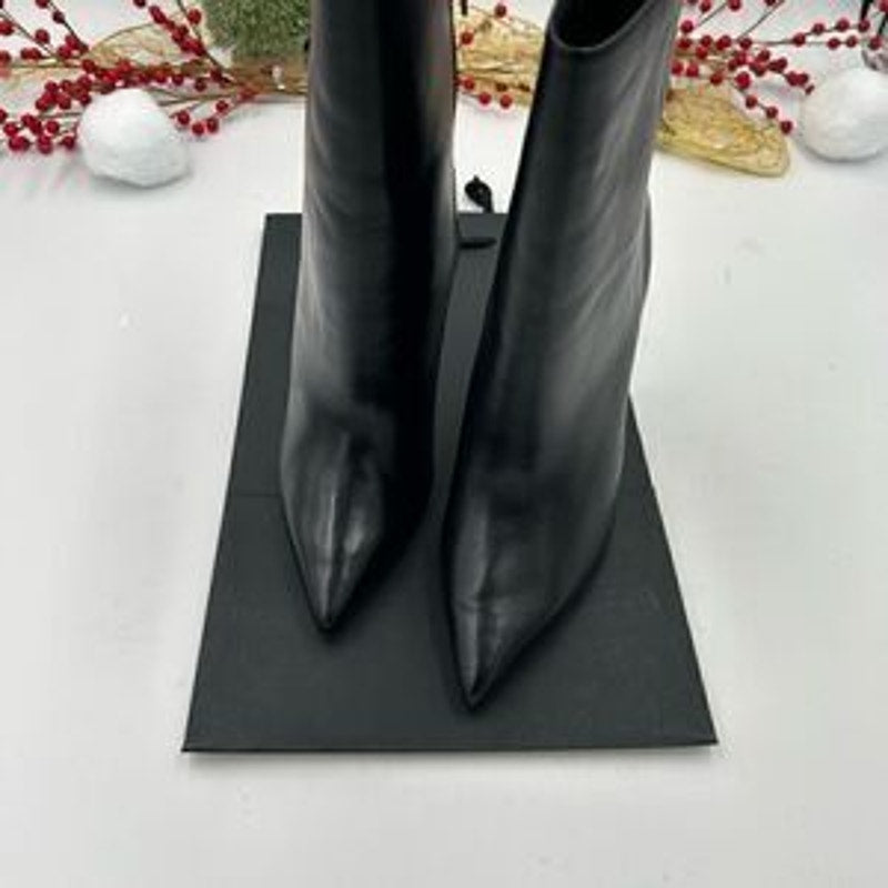 Women’s Schutz black soft leather ankle boots size 40 made in Brazil