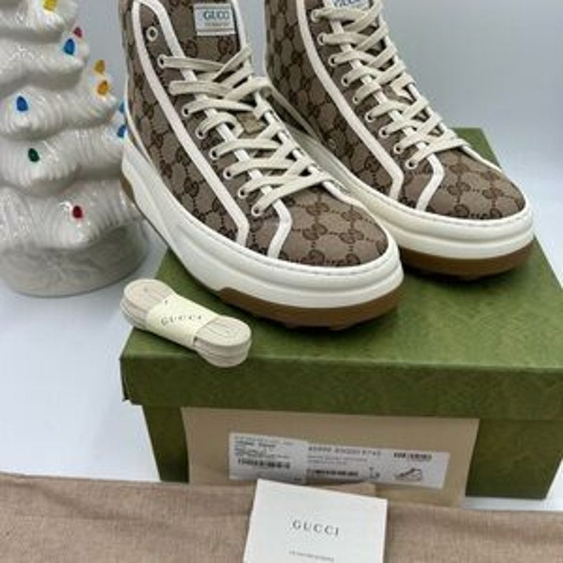 Men's Gucci tennis 1977 high top canvas sneakers size 9, made in Italy