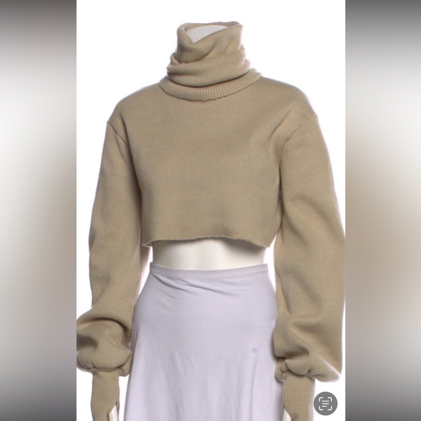 Orseund Iris
Turtleneck Sweater XS Fits like a Small/Medium
Crop top turtleneck