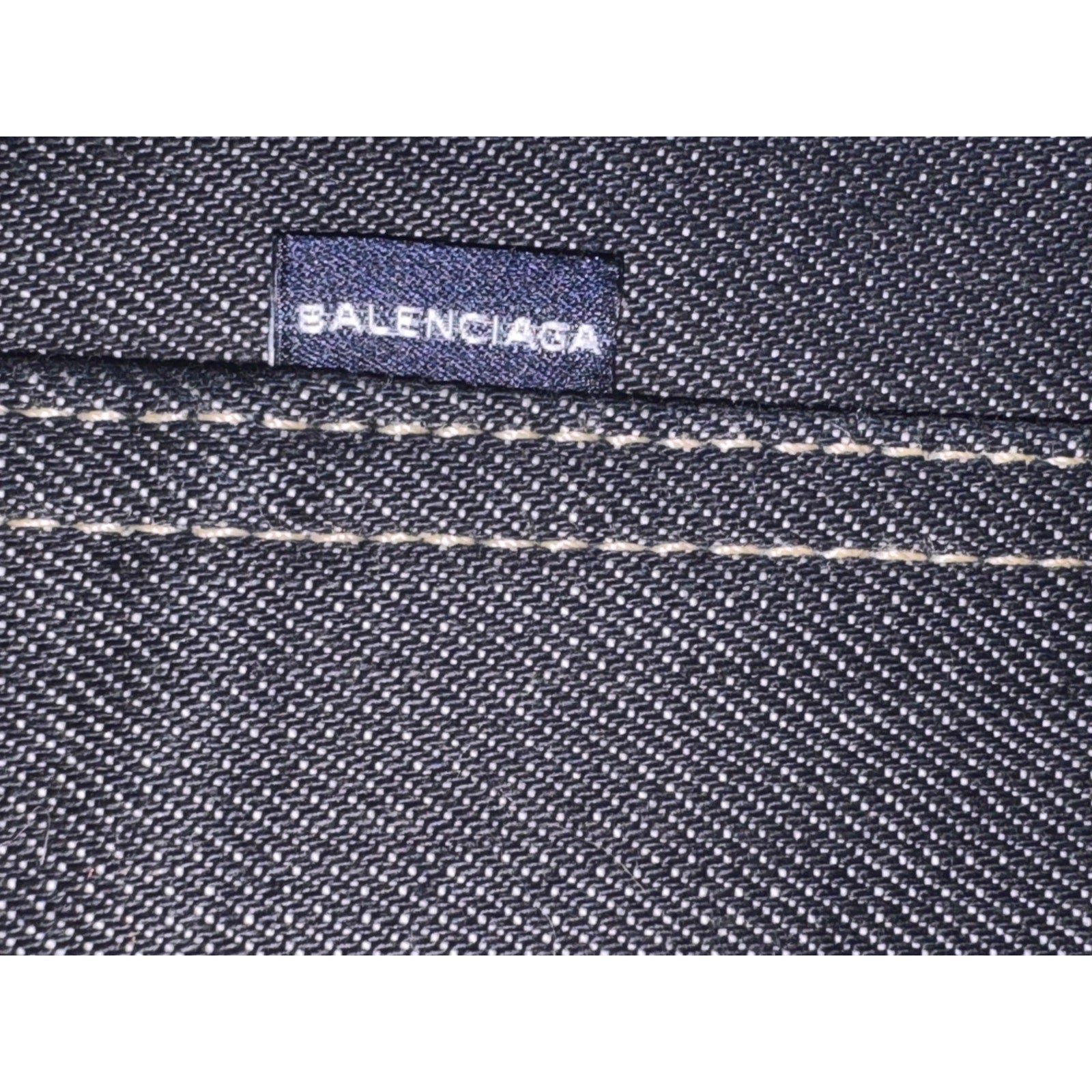 Balenciaga NWOT Dark Wash Wide Leg Flare Jeans – Size 27 – Made in Italy