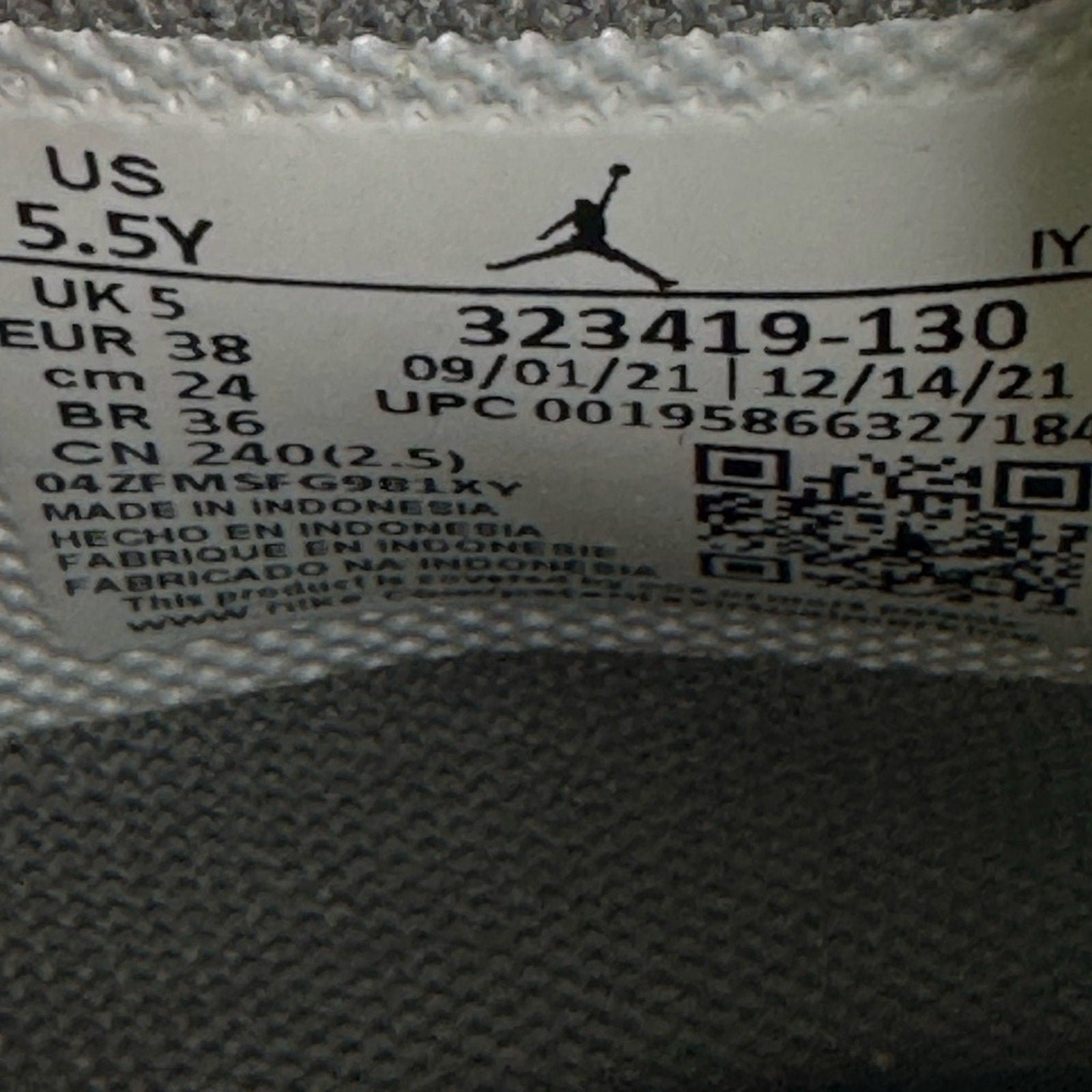 DS NIKE JORDAN 6 RINGS GS WHITE/GREEN STRIKE-BLACK SNEAKERYOUTH 5.5 323419-130