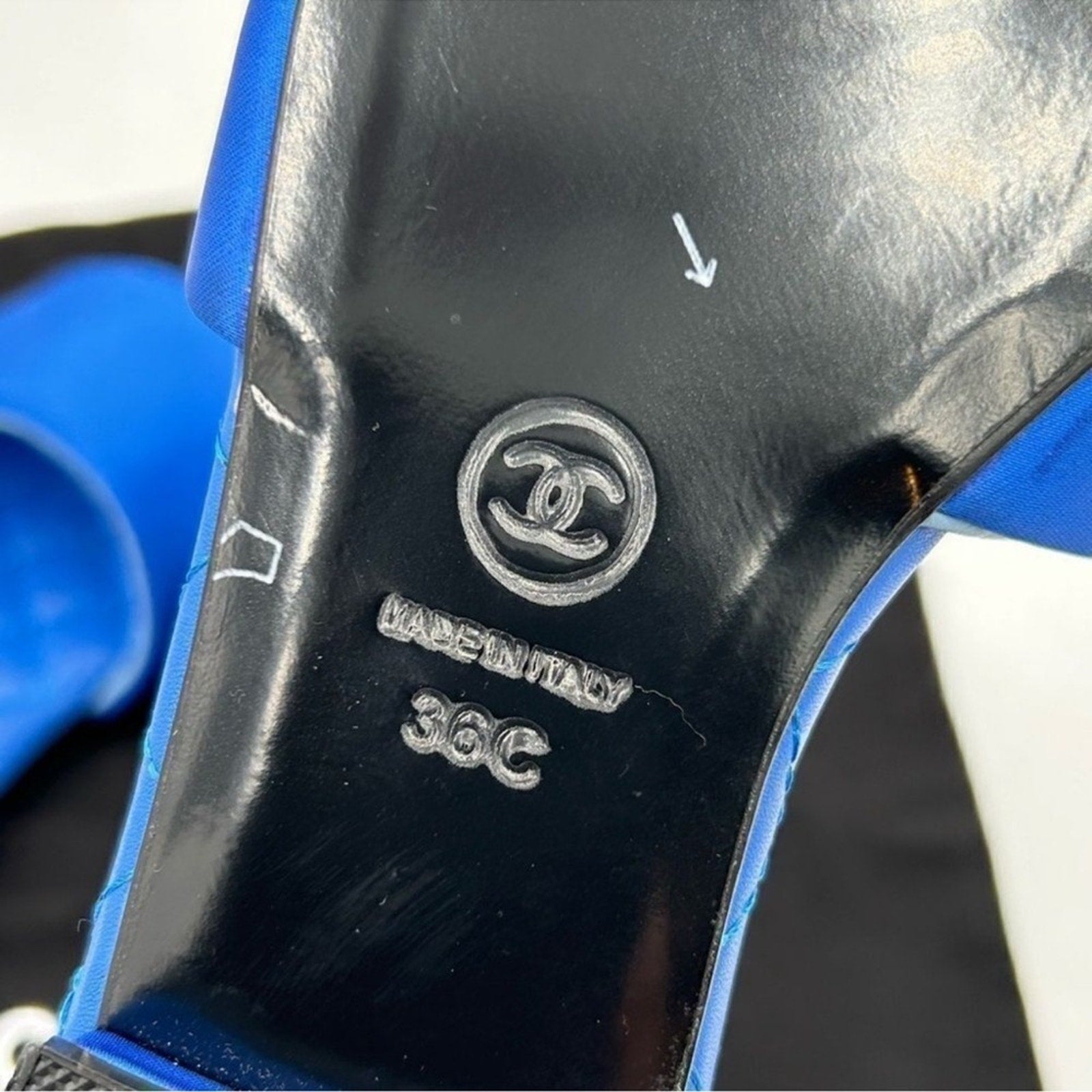 Women's Chanel CC satin slide sandals size 36 
Made in Italy