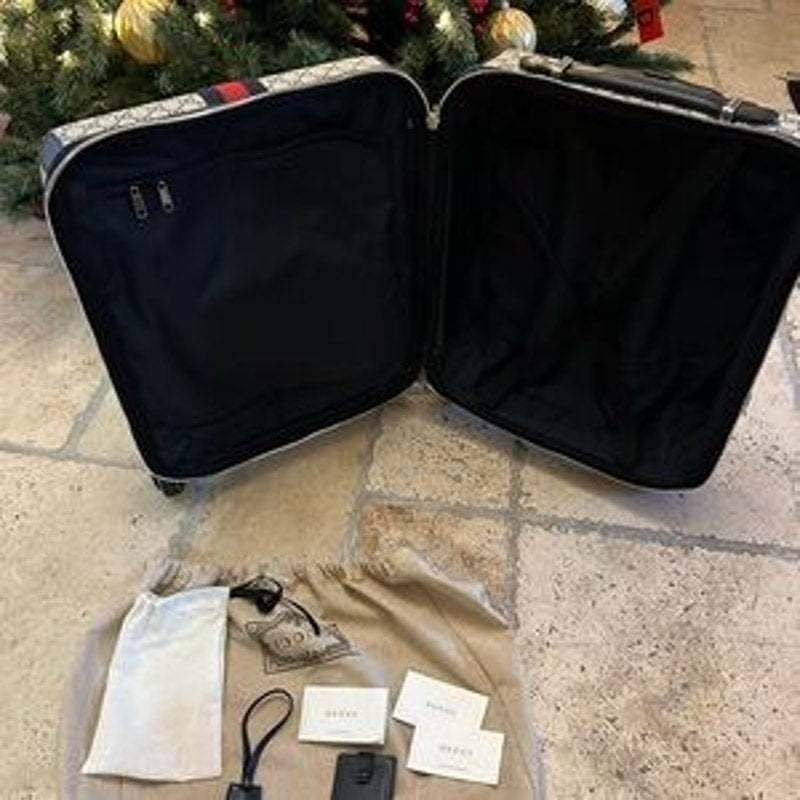 Gucci Savoy GG Supreme small cabin, carry-on suitcase made in Italy NWT