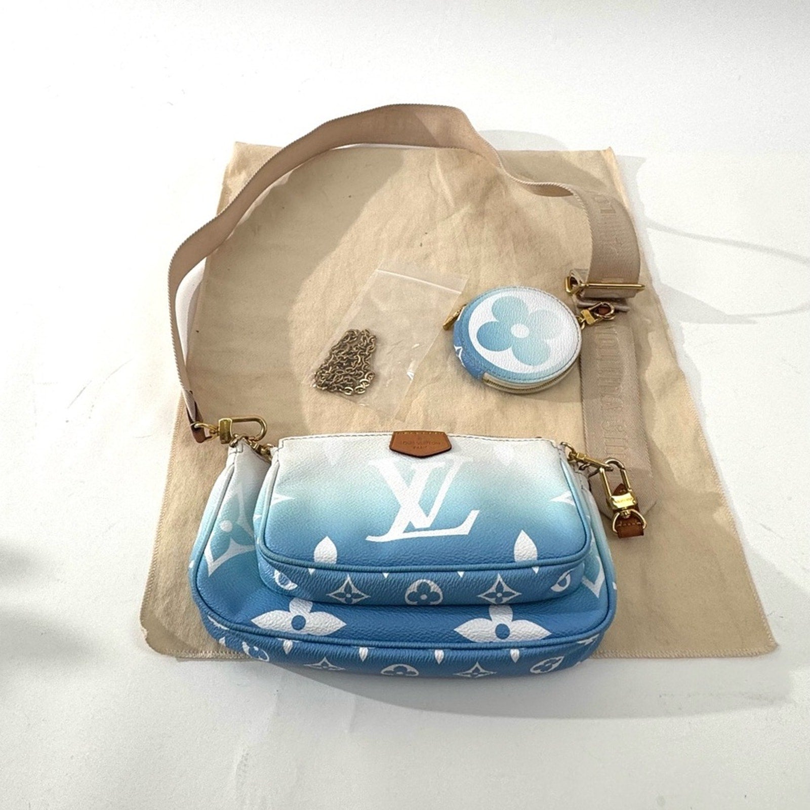 Louis Vuitton BY THE POOL-multi pochette (3)w/guitar strap/LV branded gold chain