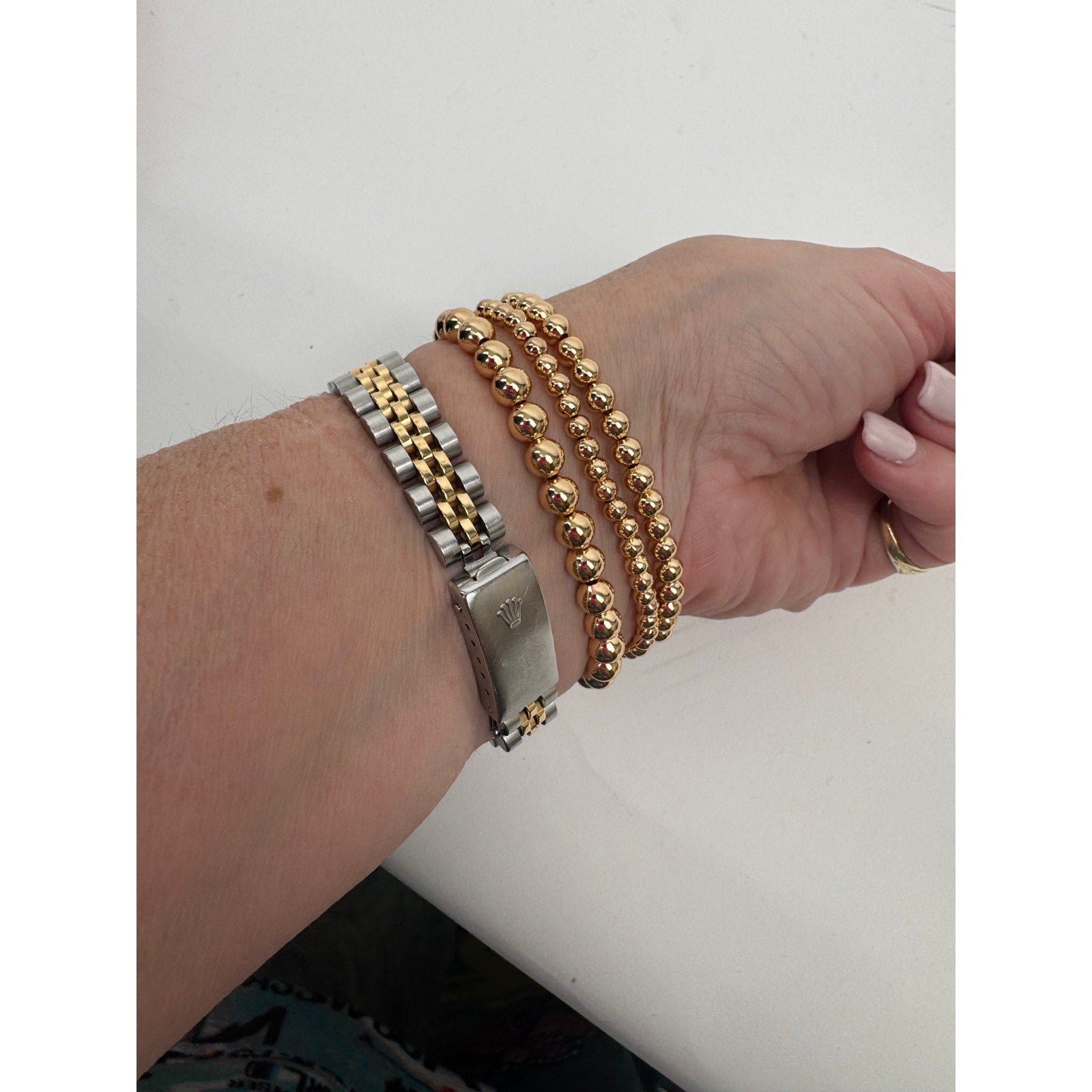 Women's Unbranded NIB Gold Tone Elastic Bracelets Trio