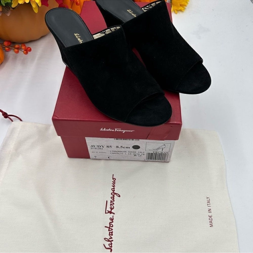 Women's Salvatore Ferragamo Judy 85 Suede mules, size 7, made in Italy
