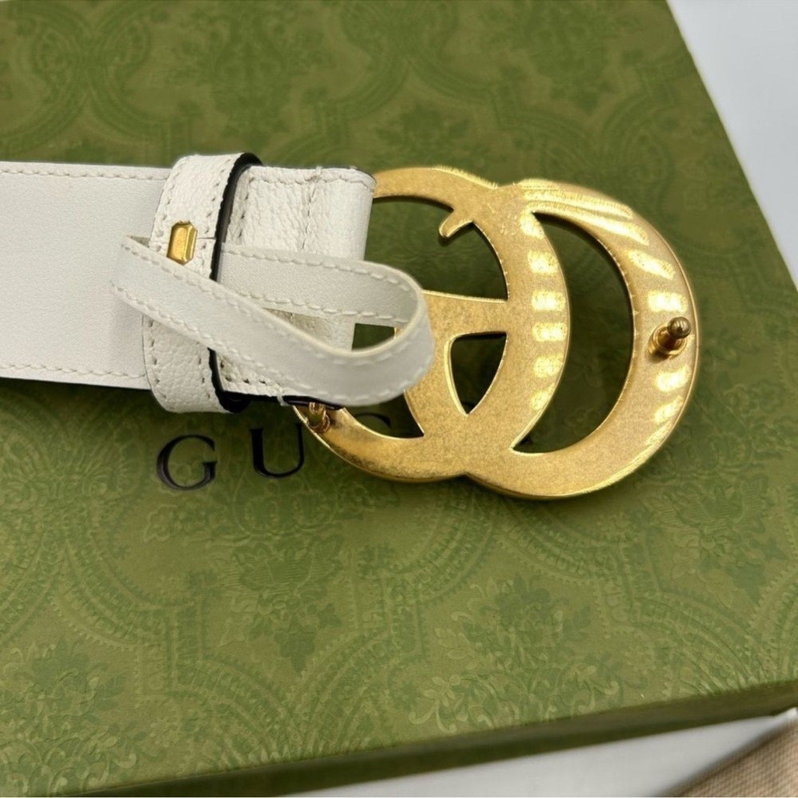 Unisex Gucci, X Adidas, GG Marmont, leather belt
Sizes 90 cm/36 inches
Italian