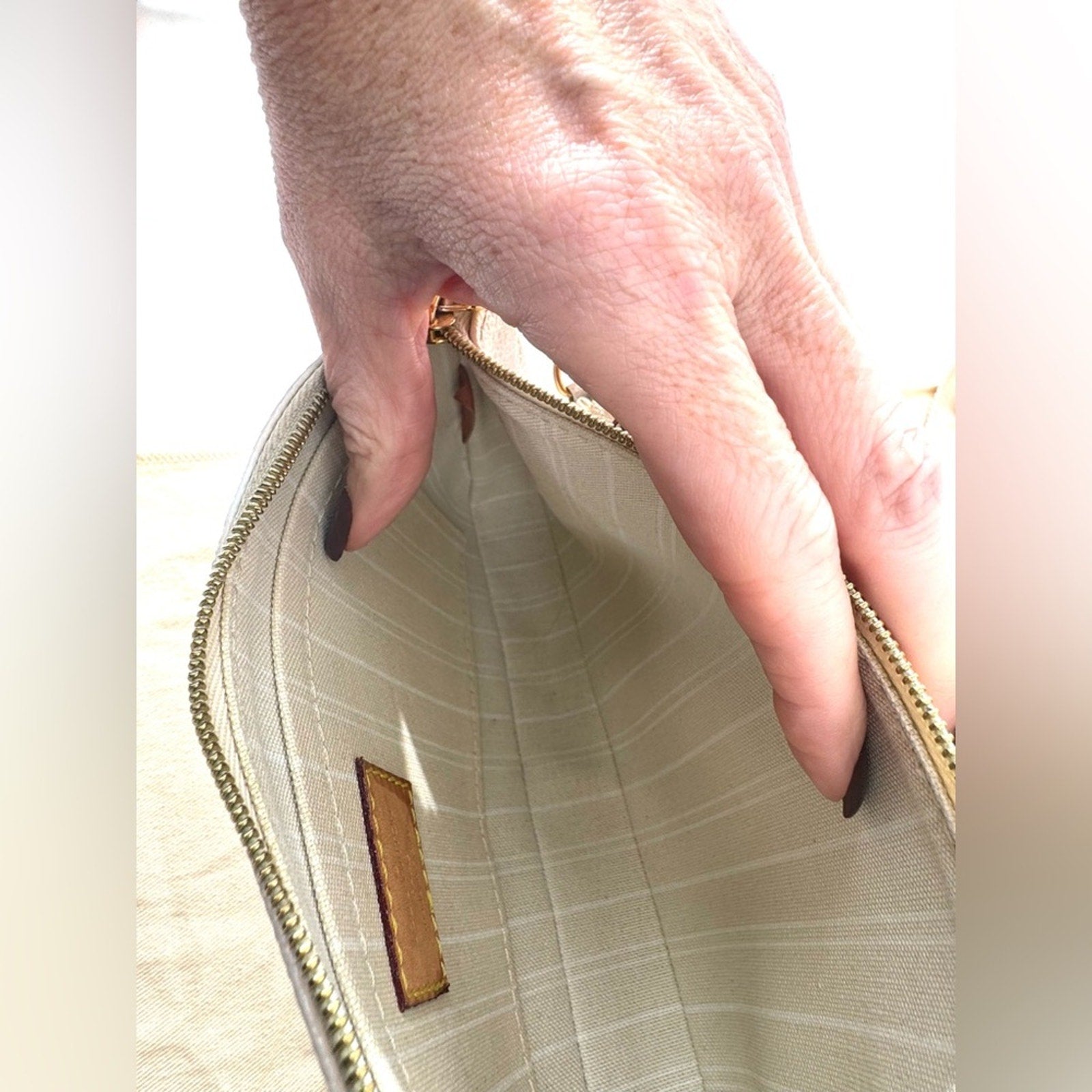 Louis Vuitton BY THE POOL-multi pochette (3)w/guitar strap/LV branded gold chain