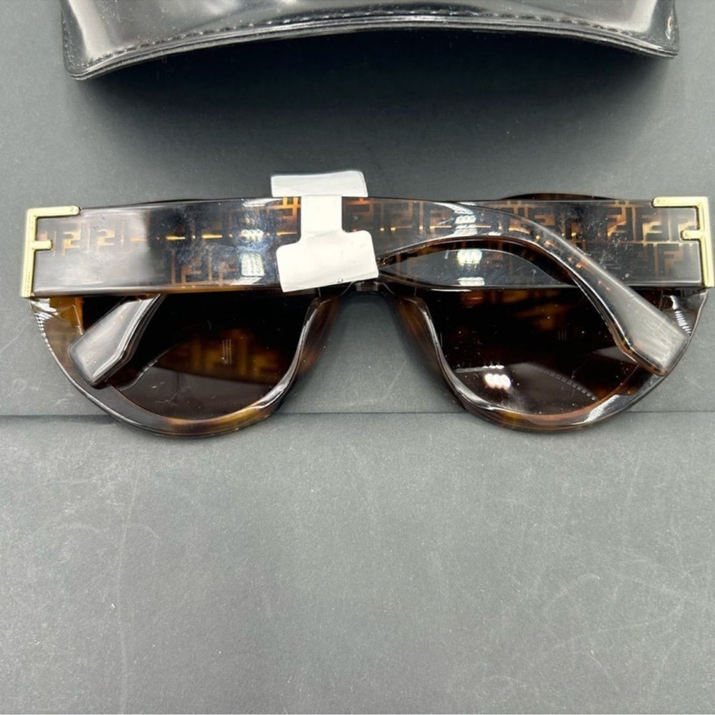 Women's Fendi tortoiseshell sunglasses
Made in Italy