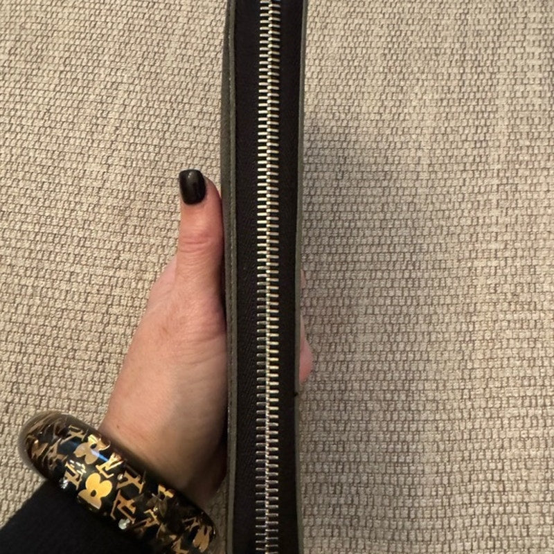 Louis Vuitton Damier Grafite Special Edition long Zippy wallet