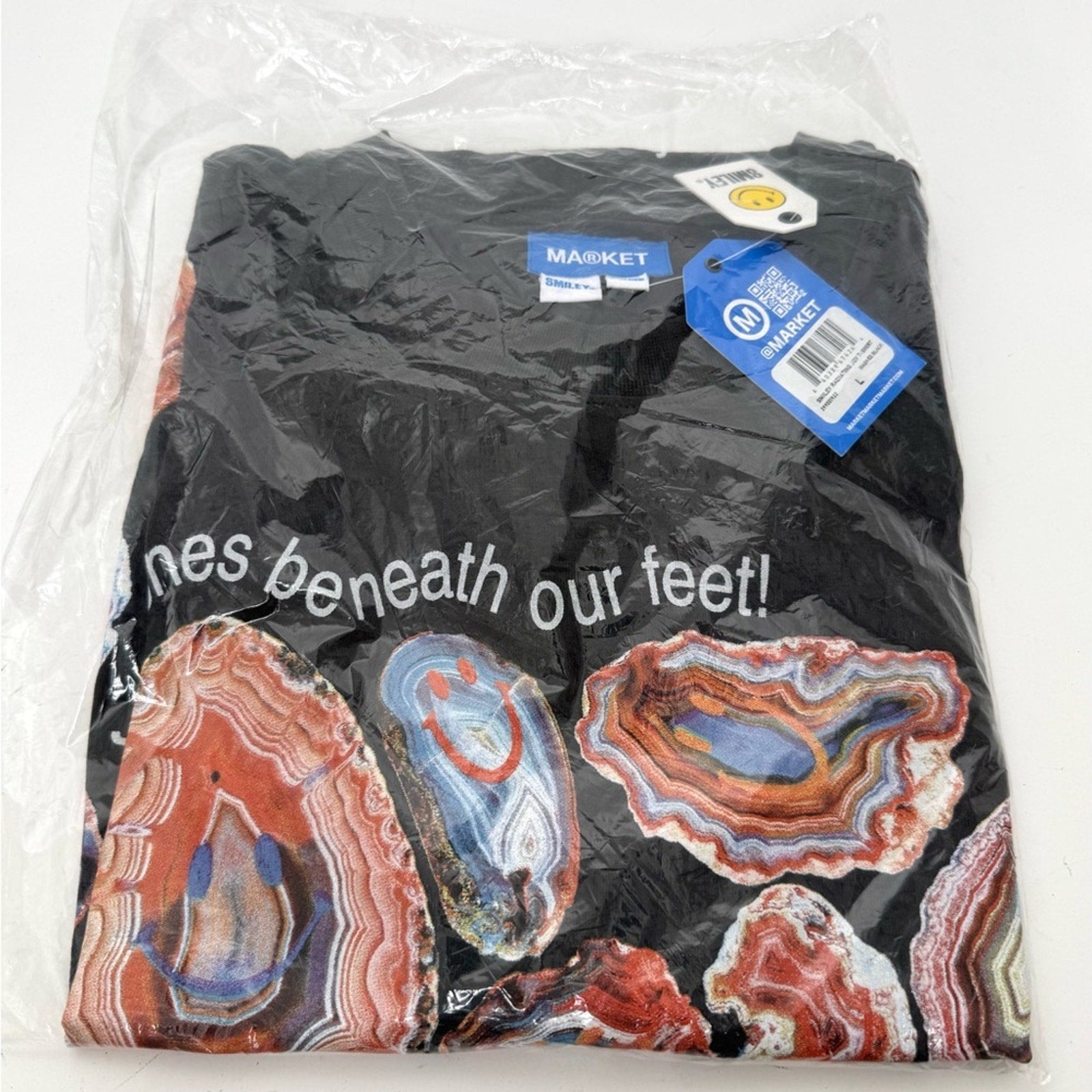 Market smiley, radiating joy, T-shirt, size large new in the bag