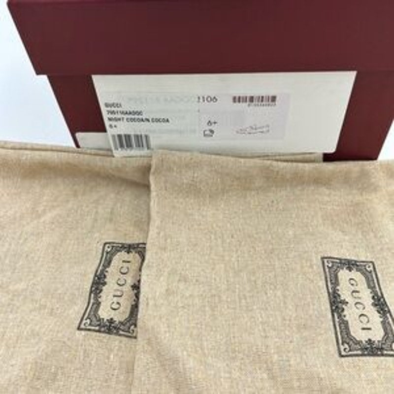 Men's Gucci, leather strap penny loafer with web detail size 6.5 fits 7.5 US