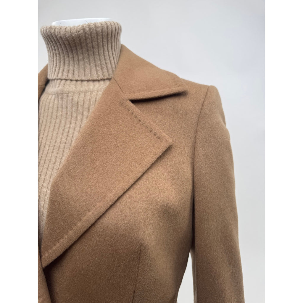 Max Mara Cashmere Notch Collar Blazer Jacket – Size 8 – Horn Toggle Closure