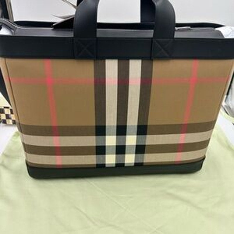 Women's Burberry Ormond giant leather check tote bag made in Italy NWT