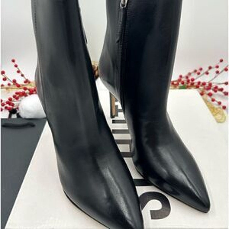 Women’s Schutz black soft leather ankle boots size 40 made in Brazil