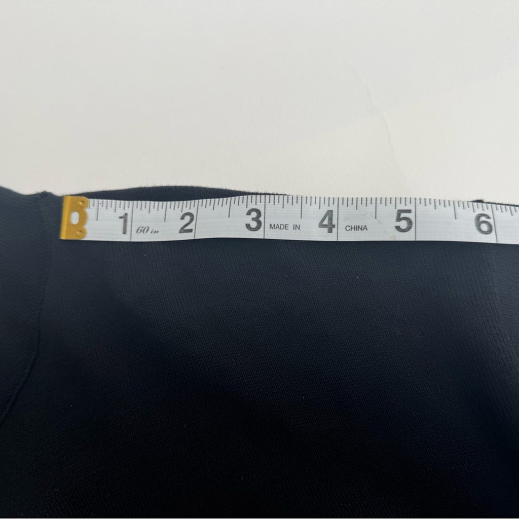 Men’s Off White x Virgil Abloh Collab NYC Big Apple
NOT sweatshirt/fine knitwear