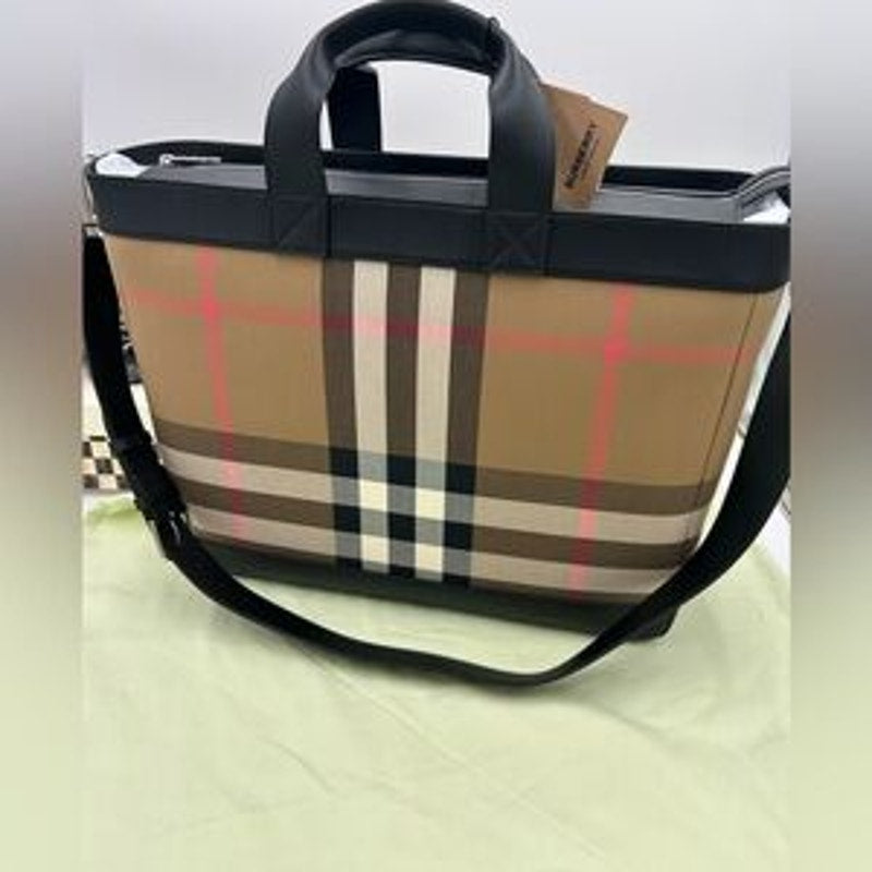 Women's Burberry Ormond giant leather check tote bag made in Italy NWT