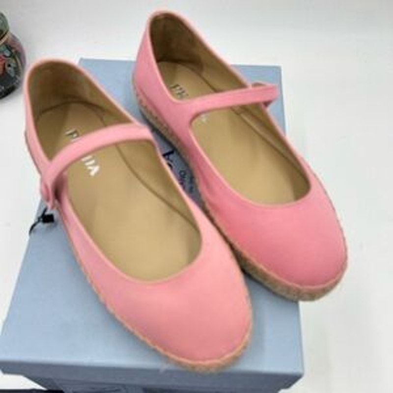 Women's Prada, pink canvas, Mary, Jane Flats size 37 made in Italy