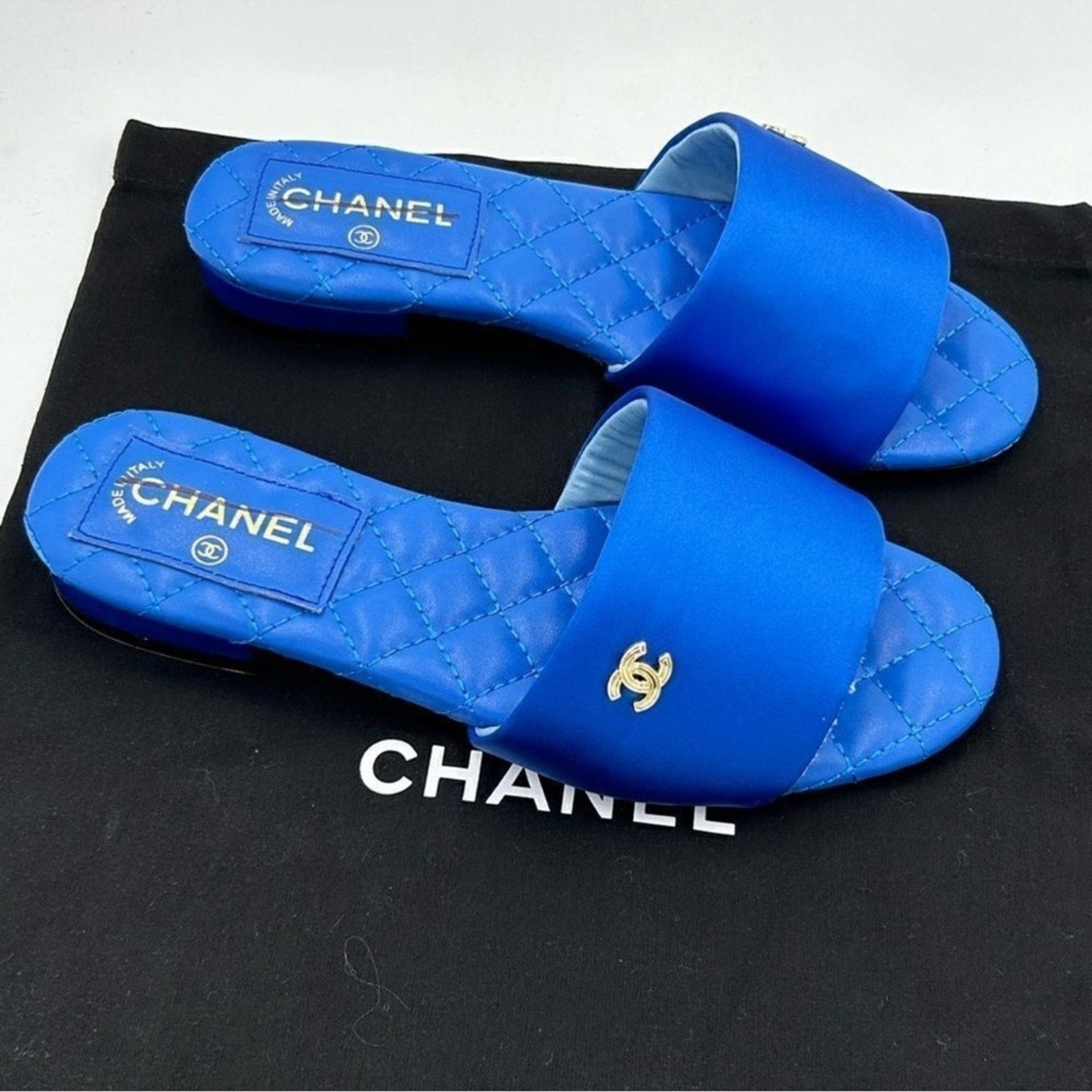 Women's Chanel CC satin slide sandals size 36 
Made in Italy
