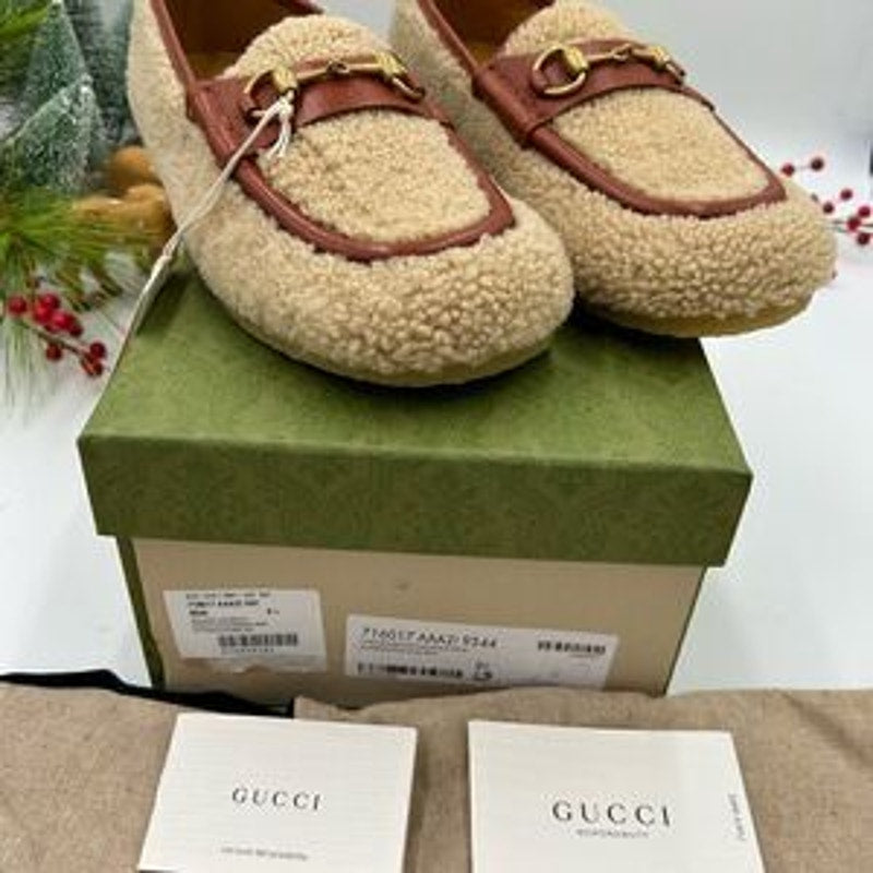 Men’s Gucci Horsebit ivory wool  loafers size 9.5 made in Italy.